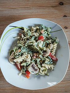 Funktioniert auch mit klarem Dressing und Penne. ~ Redaktion